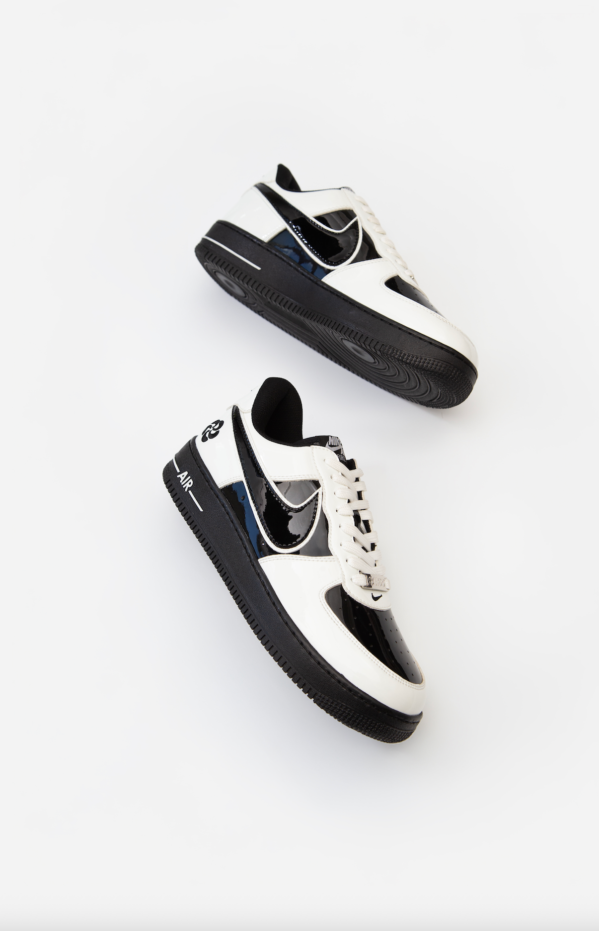 Sando Force 1 (White/Black)