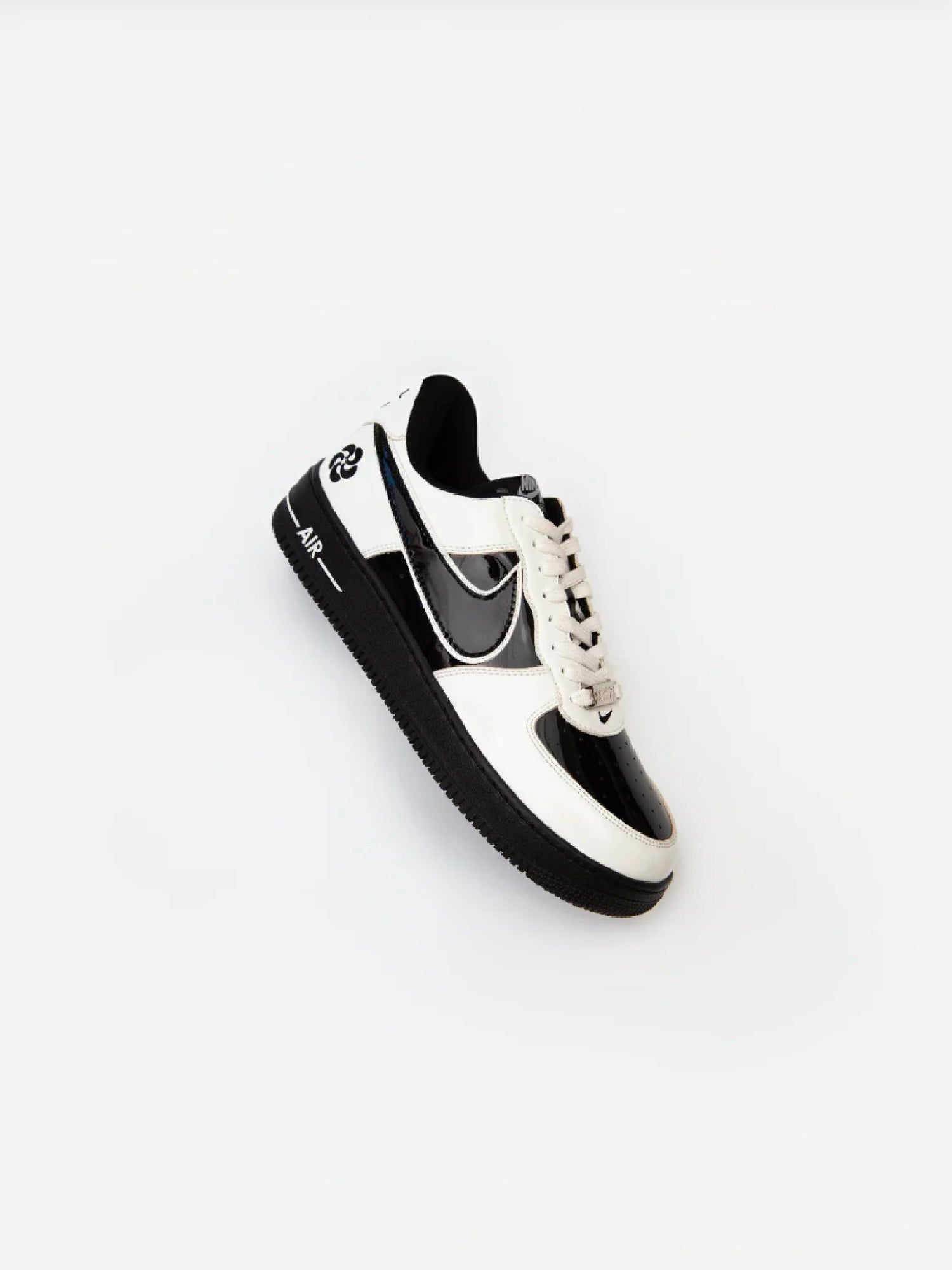 Sando Force 1 (White/Black)