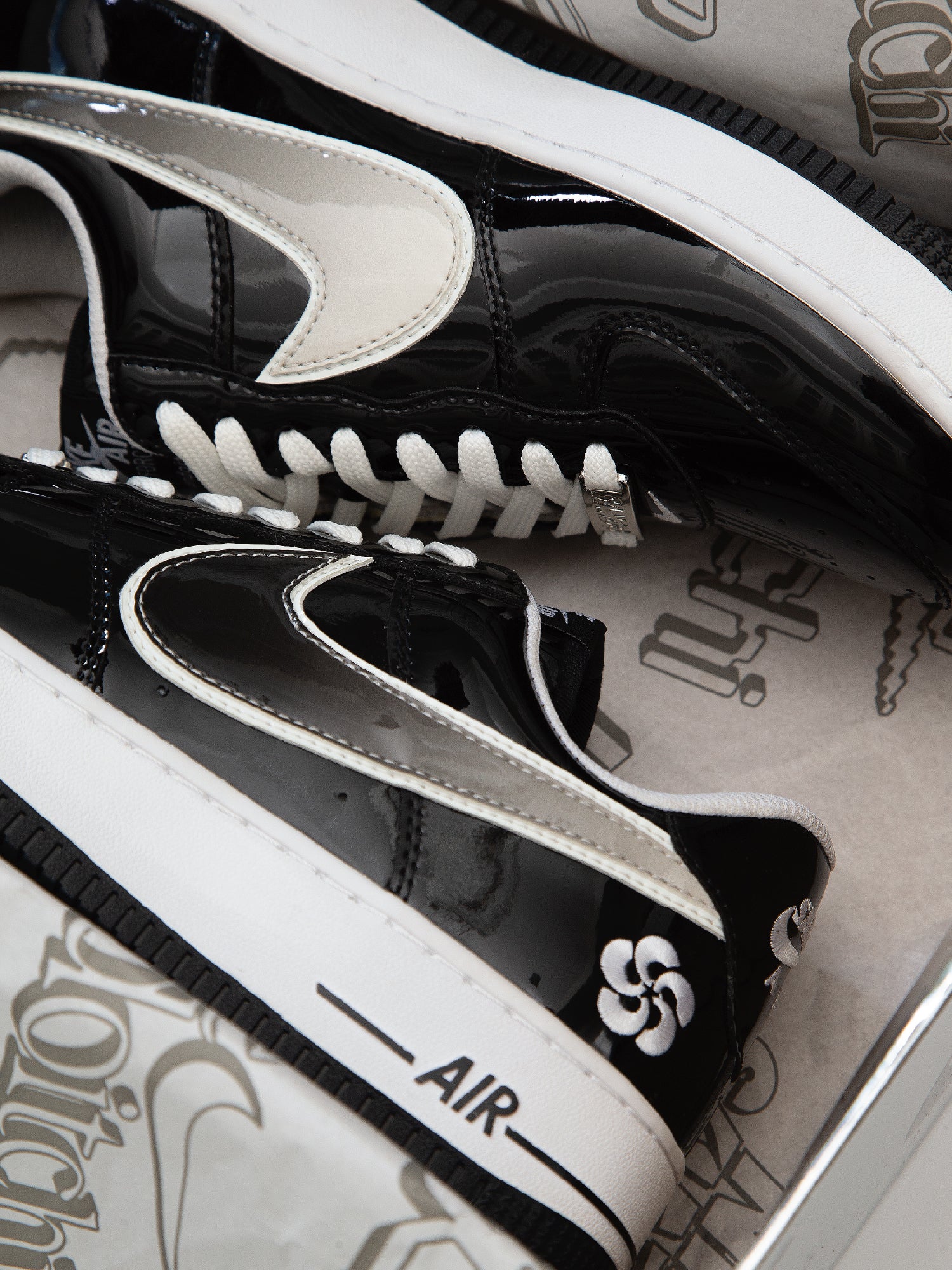 Sando Force 1 (Black/Gradient)