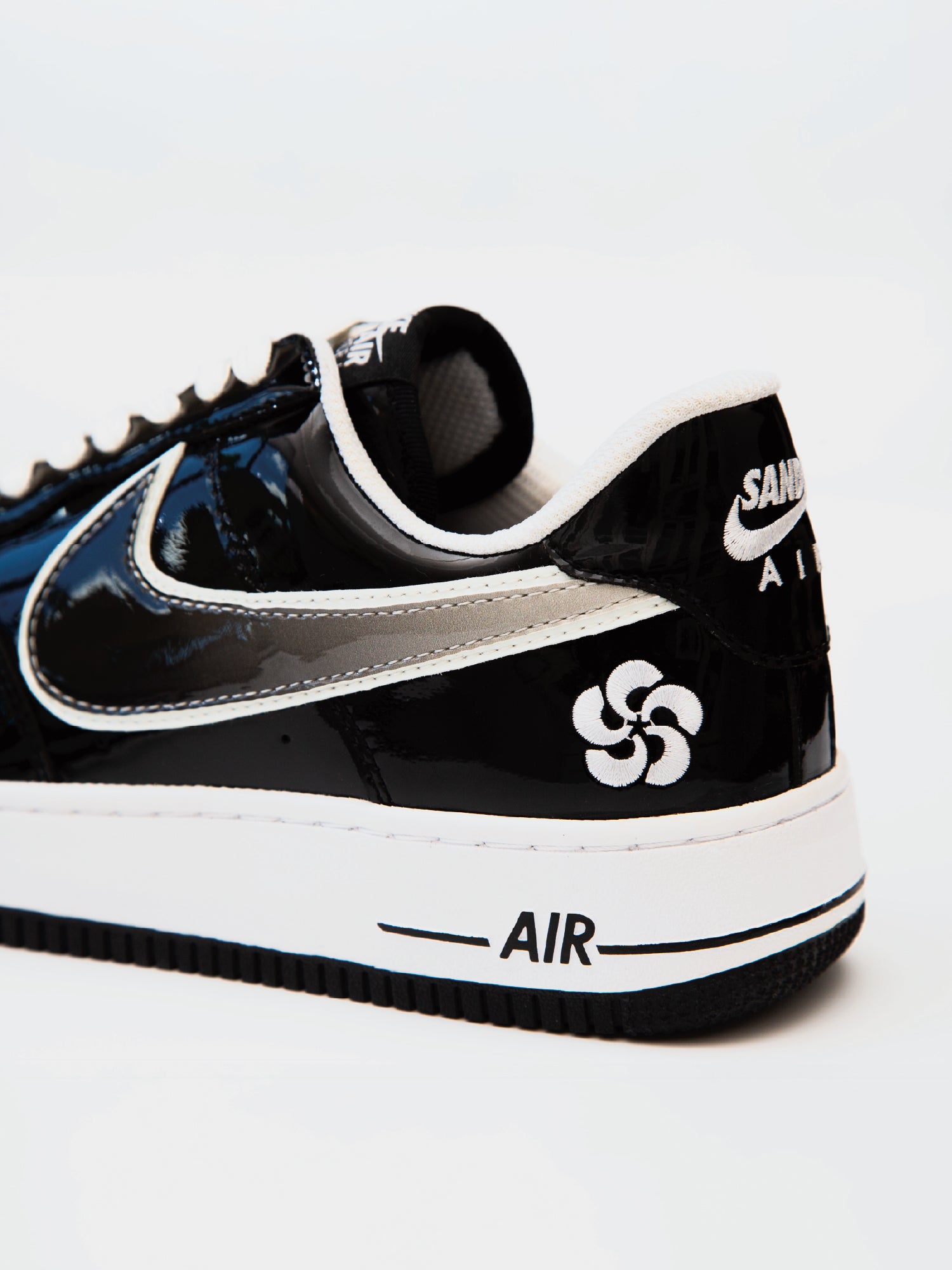 Sando Force 1 (Black/Gradient)